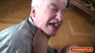 Deux salopes pour un grand père
