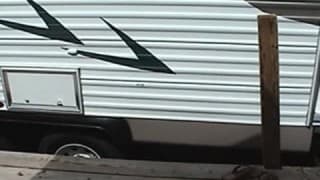 Un vieux dans la caravane !