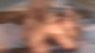 Une black avec d’énormes seins pour une baise de malade