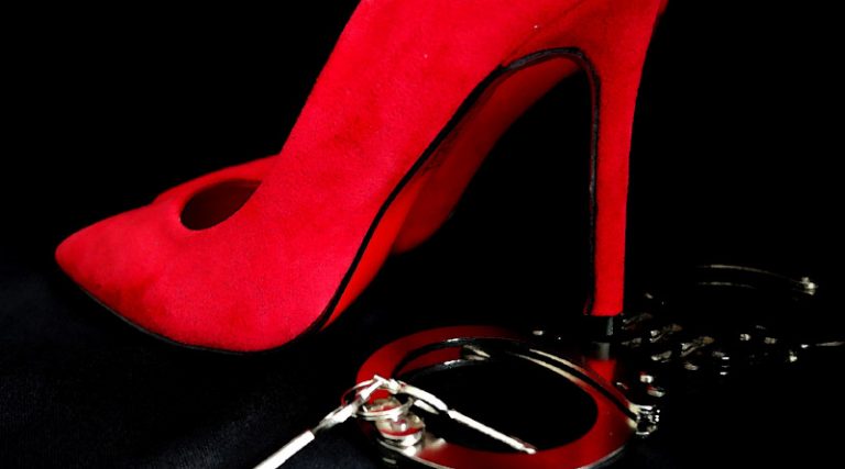 10 Femdom OnlyFans qui veulent votre soumission